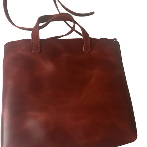 Portland Leather Medium Crossbody Tote Bag in Rosso - Picture 2 of 7